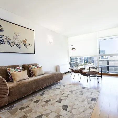 Apt In Oriente Duplex - Parque Das Nacoes Lisbon